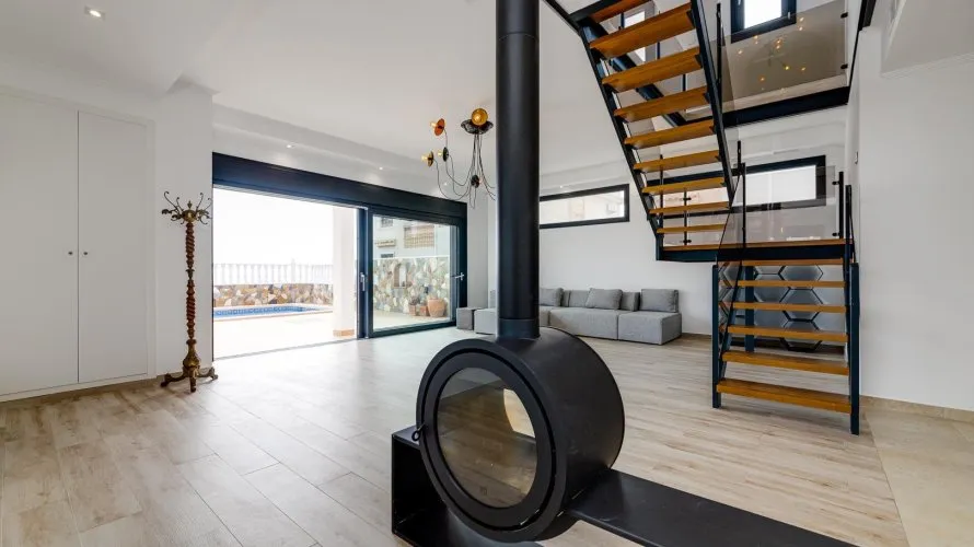 Villa de 4 chambres à Torrevieja, Espagne No. 124 № 1