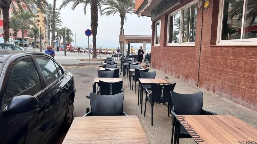 Commercial property de 158m² à Torrevieja, Spain No. 132 № 2