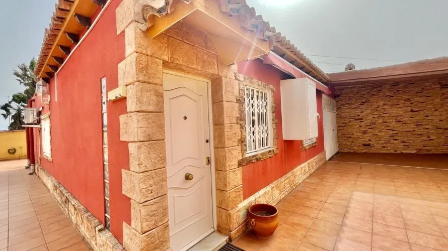 Apartment de 2 chambres à Torrevieja, Espagne No. 216 № 2