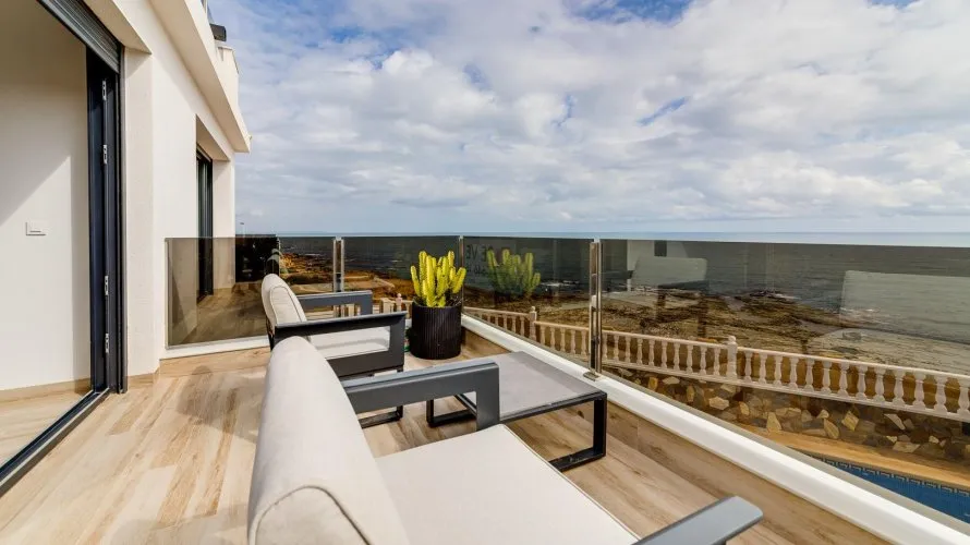 Villa de 210m² à Torrevieja, Espagne No. 147 № 5