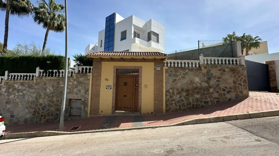 Apartment de 4 chambres à Torrevieja, Espagne No. 235 № 2