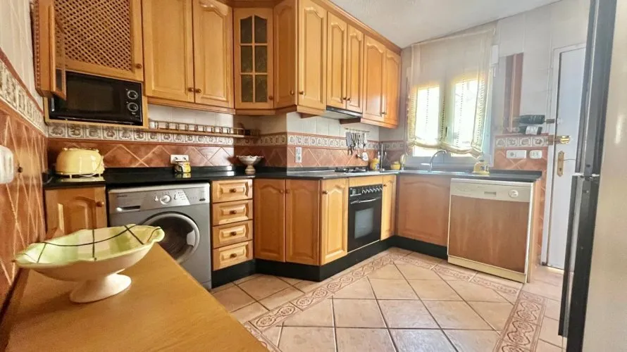 Apartment de 2 chambres à Torrevieja, Espagne No. 216 № 12