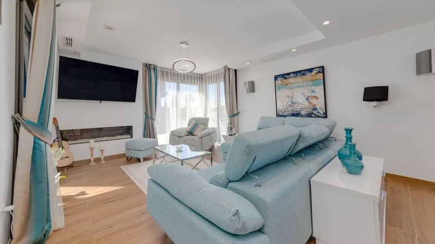 Villa de 461m² à Torrevieja, Espagne No. 179 № 24