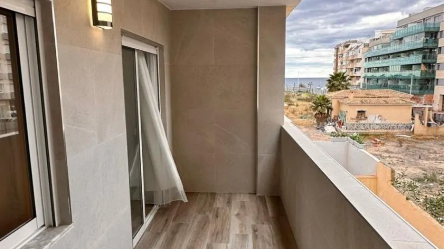 Apartment de 3 chambres à Torrevieja, Espagne No. 120 № 23