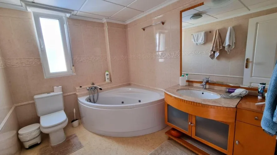Villa de 239m² à Torrevieja, Spain No. 105 № 5