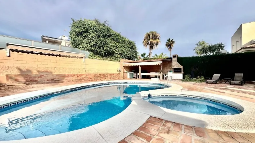 Villa de 4 chambres à Torrevieja, Spain No. 101 № 5