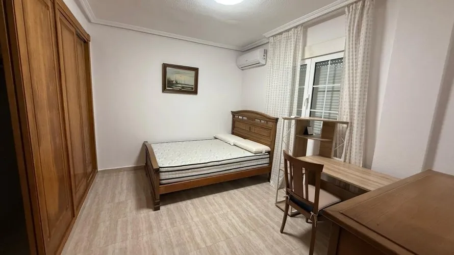House de 3 chambres à Torrevieja, Espagne No. 213 № 11