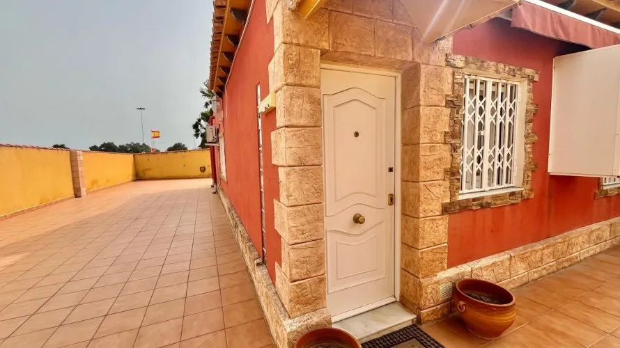 Apartment de 2 chambres à Torrevieja, Espagne No. 216 № 4