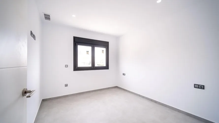 Villa de 3 chambres à Torrevieja, Espagne No. 119 № 15