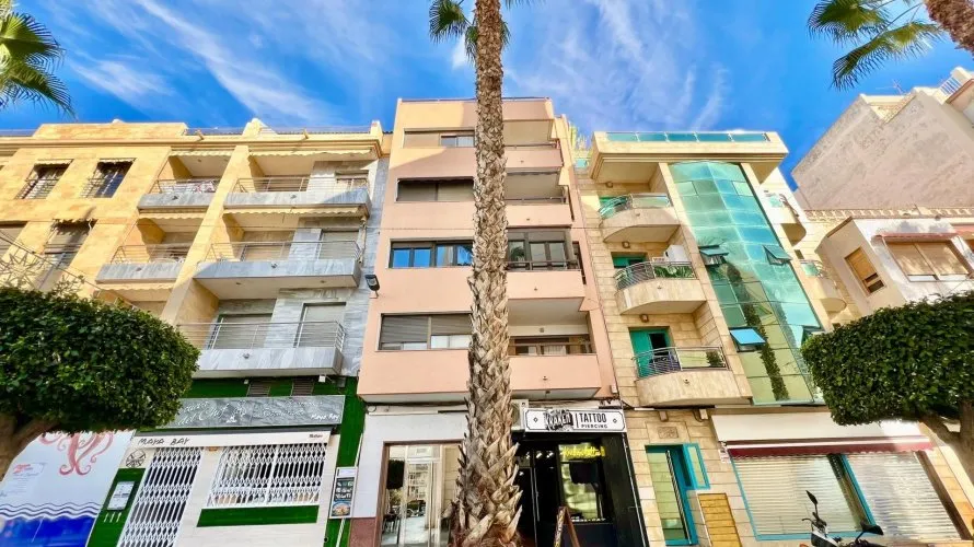 Apartment de 3 chambres à Torrevieja, Espagne No. 73 № 2