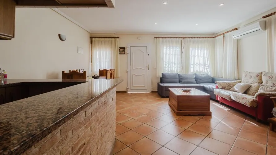 Bungalow de 75m² à Torrevieja, Espagne No. 176 № 11