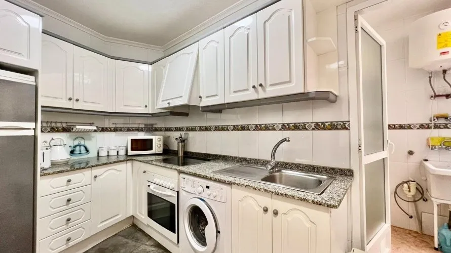 Apartment de 2 chambres à Torrevieja, Espagne No. 253 № 1