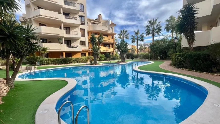 Bungalow de 2 chambres à Torrevieja, Espagne No. 182 № 2
