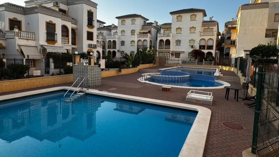 Apartment de 3 chambres à Torrevieja, Espagne No. 159