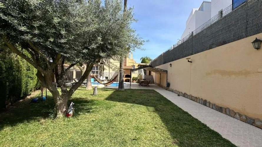 Apartment de 4 chambres à Torrevieja, Espagne No. 235 № 23