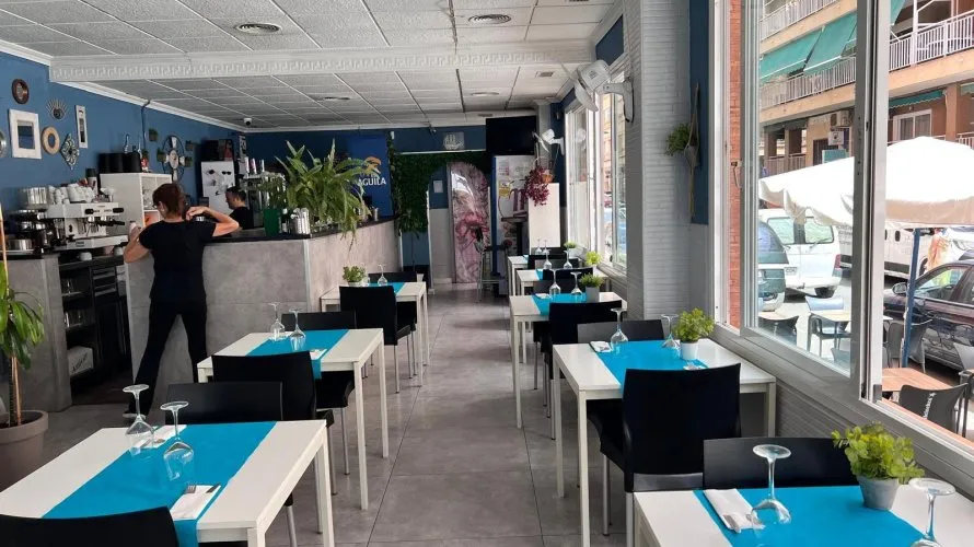 Commercial property de 158m² à Torrevieja, Spain No. 132 № 6