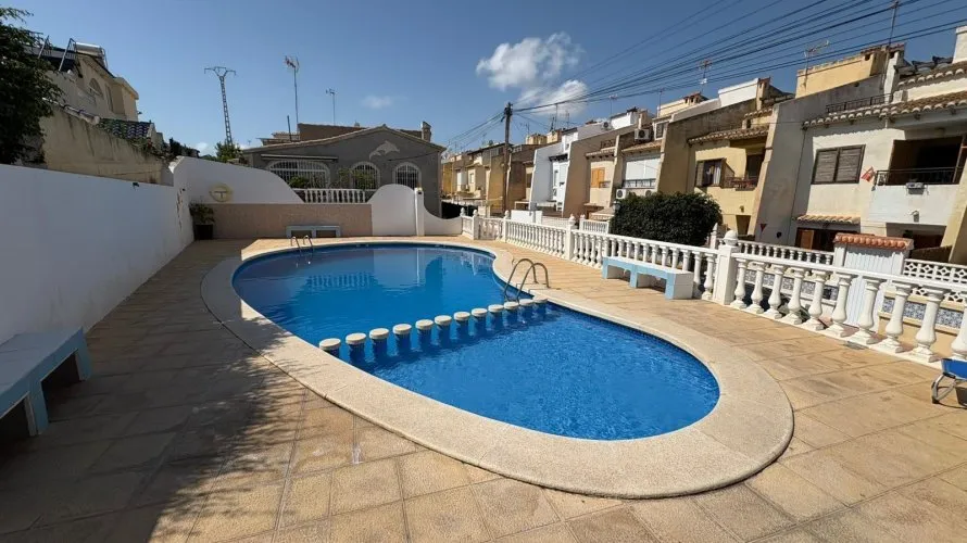 House de 3 chambres à Torrevieja, Espagne No. 158 № 23