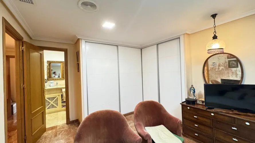 Apartment de 4 chambres à Torrevieja, Espagne No. 97 № 11