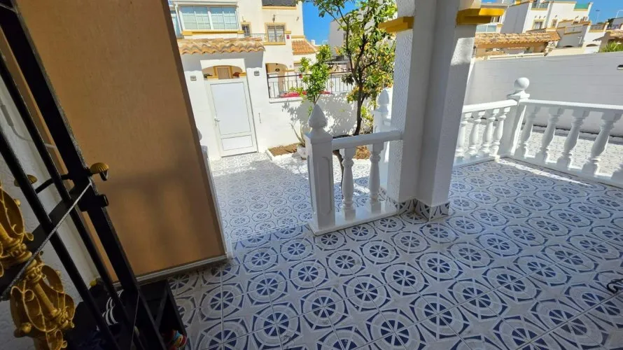 House de 3 chambres à Torrevieja, Espagne No. 229 № 11