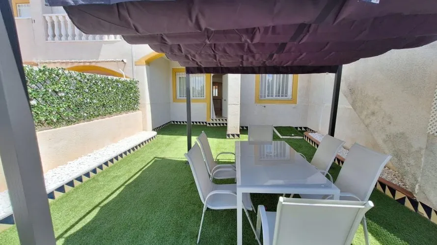 Bungalow de 1 chambre à Torrevieja, Espagne No. 249 № 2