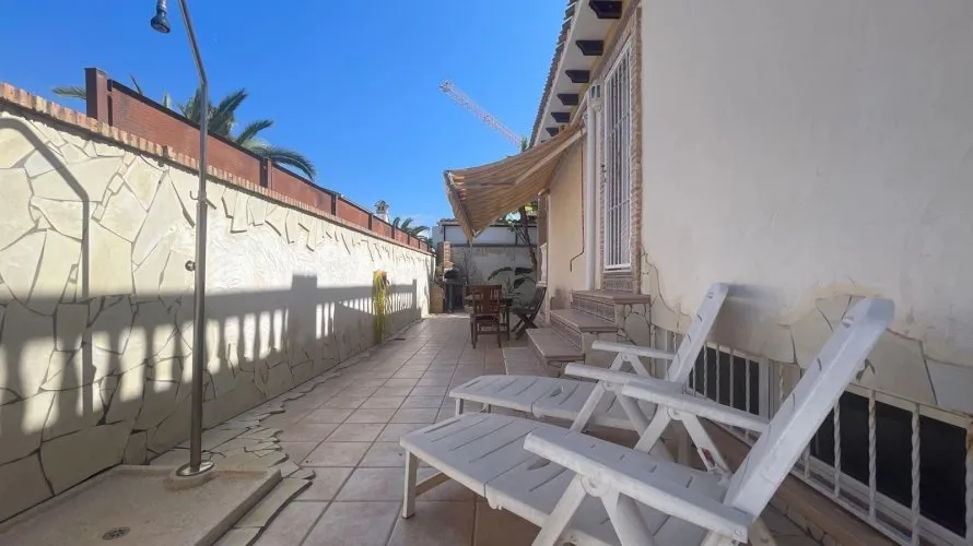 House de 5 chambres à Torrevieja, Espagne No. 160 № 24