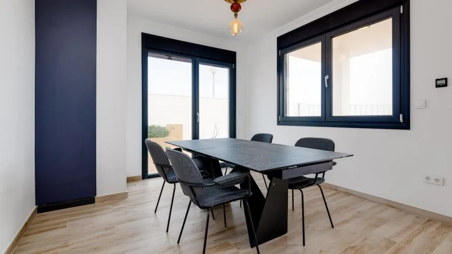Villa de 4 chambres à Torrevieja, Espagne No. 124 № 15