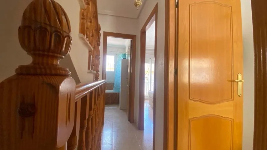 House de 3 chambres à Torrevieja, Espagne No. 242 № 17