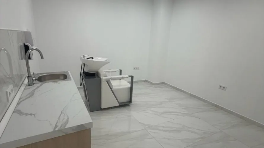 Commercial property de 87.85m² à Torrevieja, Espagne No. 325 № 11