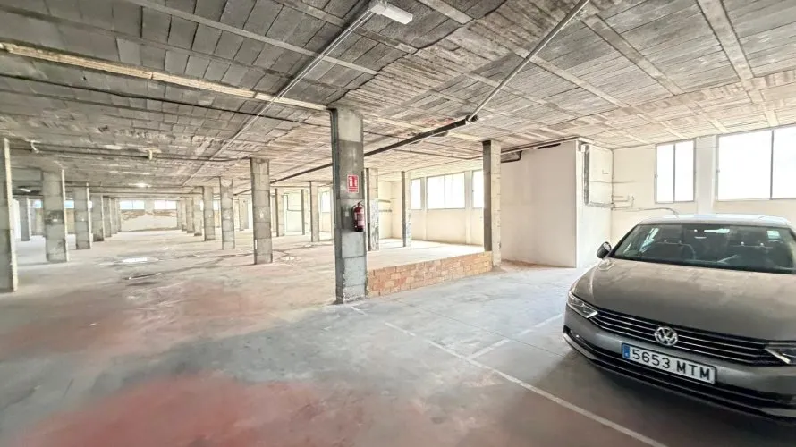 Commercial property de 2800m² à Torrevieja, Espagne No. 313 № 7