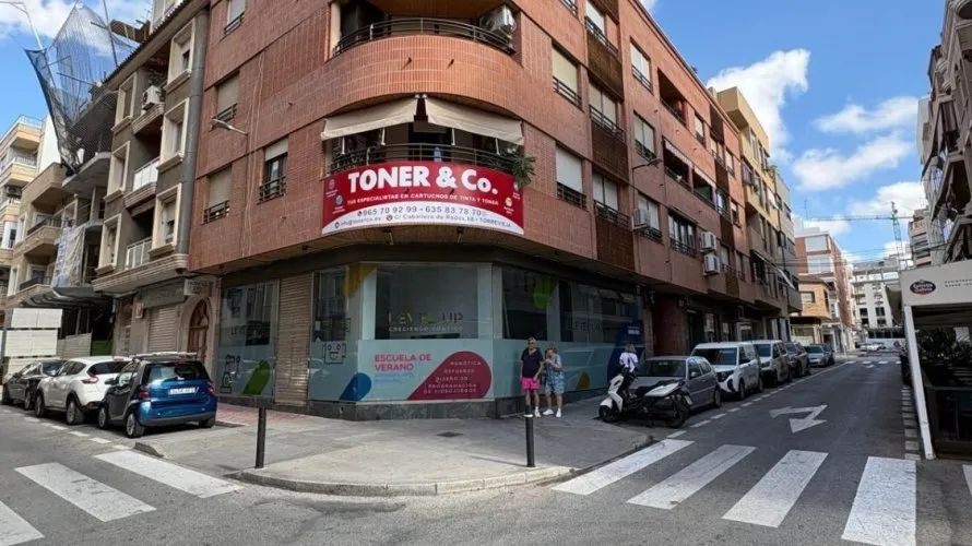 Apartment de 4 chambres à Torrevieja, Espagne No. 320 № 1