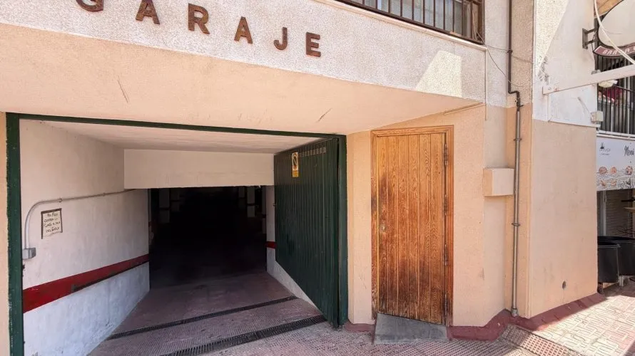 Commercial property de 2800m² à Torrevieja, Espagne No. 313 № 25