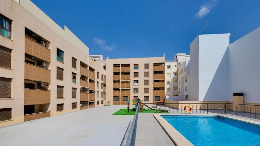 Apartment de 2 chambres à Torrevieja, Espagne No. 312 № 6
