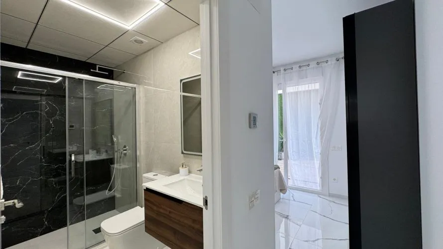 Apartment de 2 chambres à Torrevieja, Espagne No. 318 № 25