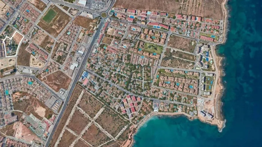 Apartment de 2 chambres à Torrevieja, Espagne No. 303 № 2