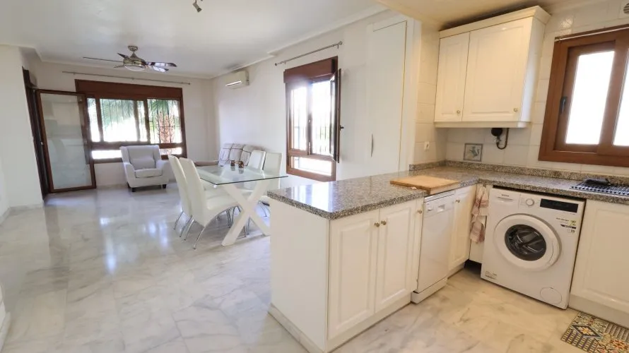 Apartment de 2 chambres à Torrevieja, Espagne No. 309 № 10