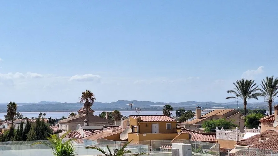 Villa de 106m² à Torrevieja, Espagne No. 286 № 23