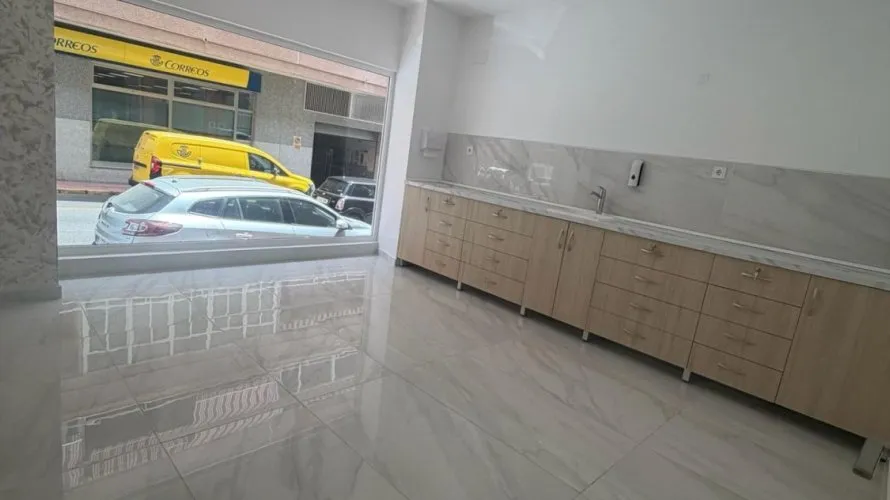 Commercial property de 87.85m² à Torrevieja, Espagne No. 325 № 26