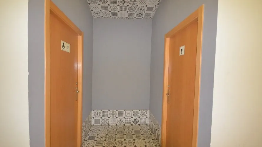 Commercial property de 200m² à Torrevieja, Espagne No. 308 № 11