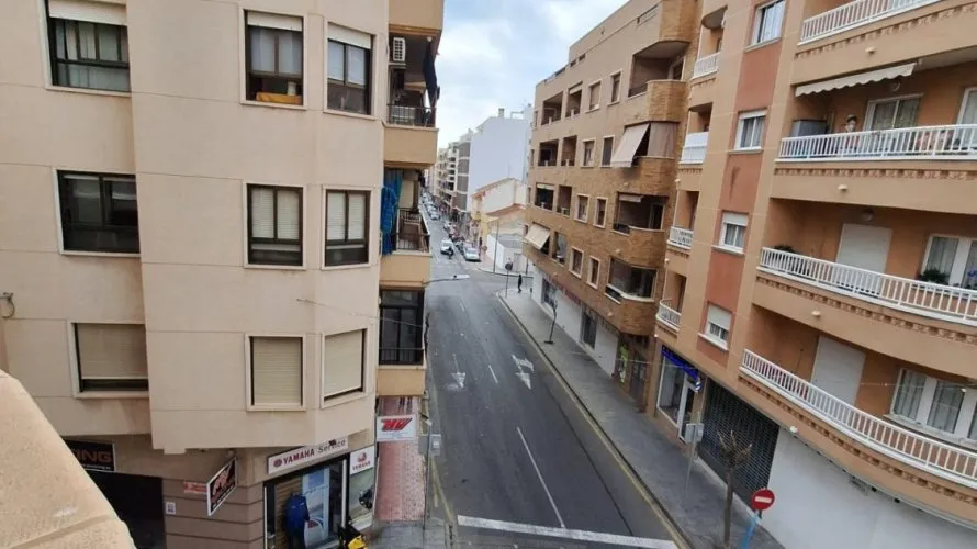 Apartment de 3 chambres à Torrevieja, Espagne No. 290 № 2