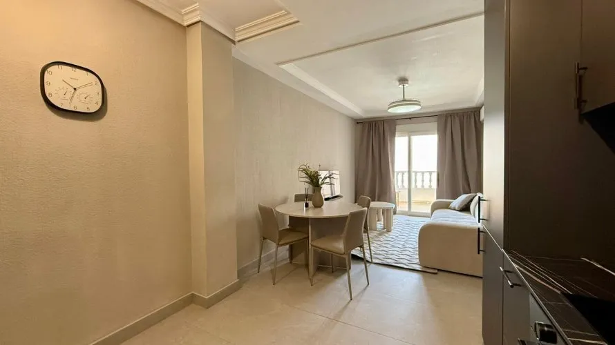 Apartment de 2 chambres à Torrevieja, Espagne No. 330 № 22