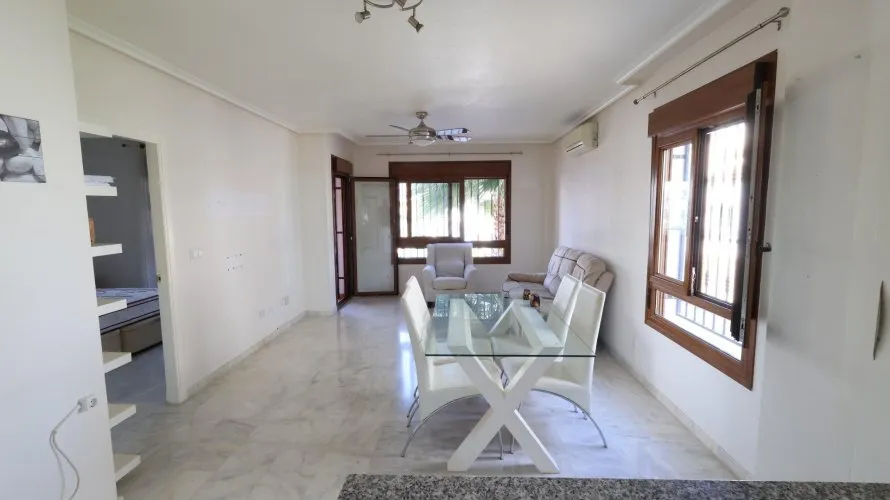 Apartment de 2 chambres à Torrevieja, Espagne No. 309 № 4