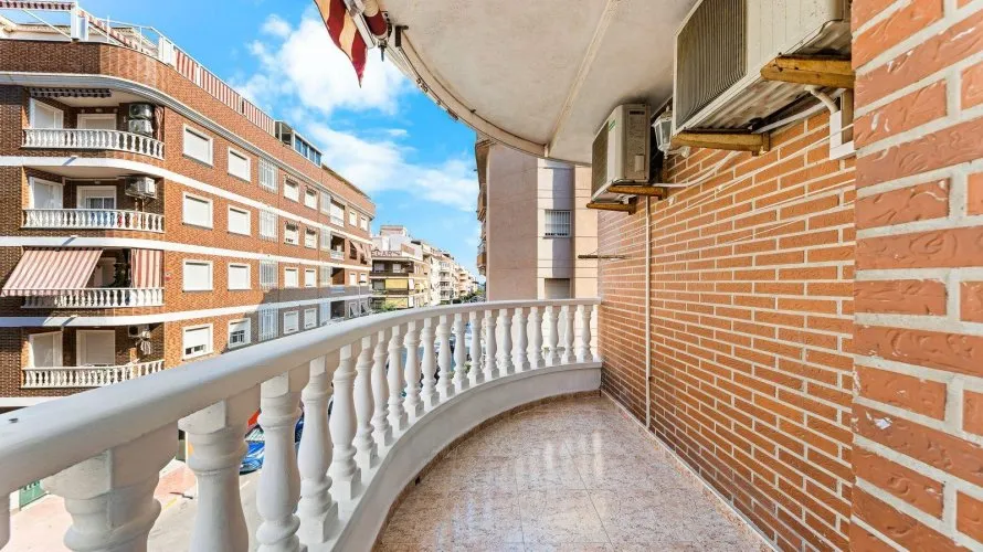 Apartment de 3 chambres à Torrevieja, Espagne No. 481 № 4