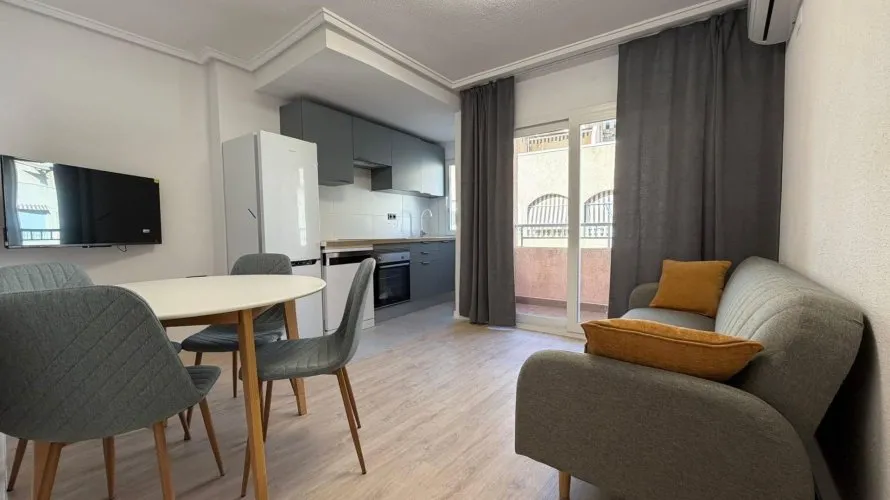 Apartment de 2 chambres à Torrevieja, Espagne No. 489 № 8