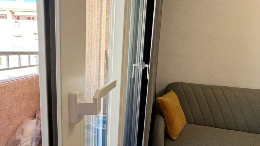 Apartment de 2 chambres à Torrevieja, Espagne No. 489 № 3
