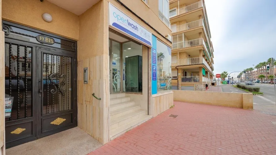 Apartment de 2 chambres à Torrevieja, Espagne No. 462 № 2