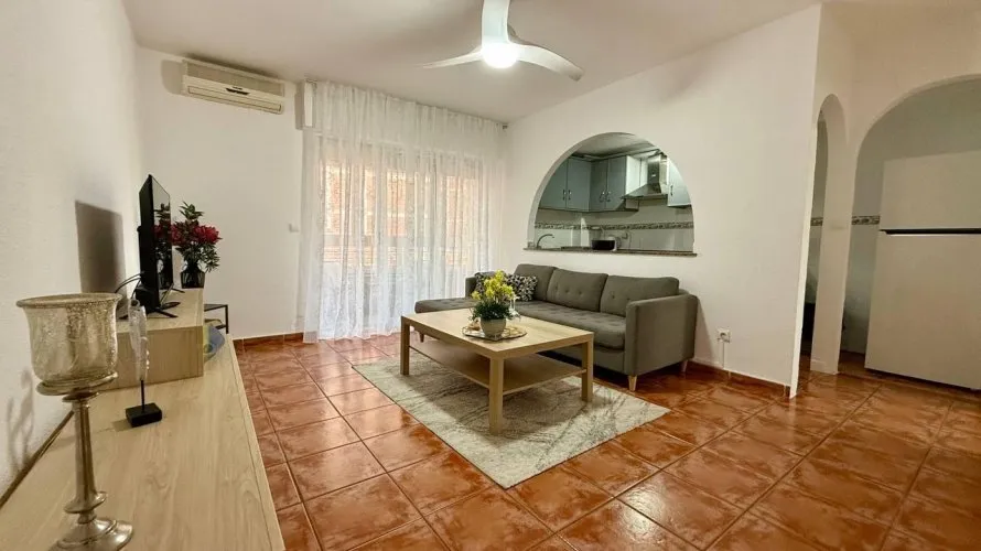 Apartment de 2 chambres à Torrevieja, Espagne No. 375 № 19