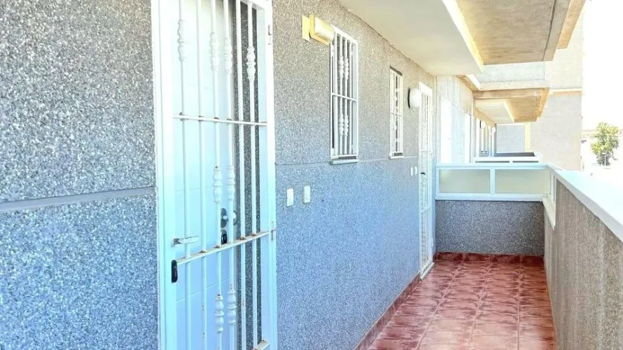 Apartment de 2 chambres à Torrevieja, Espagne No. 461