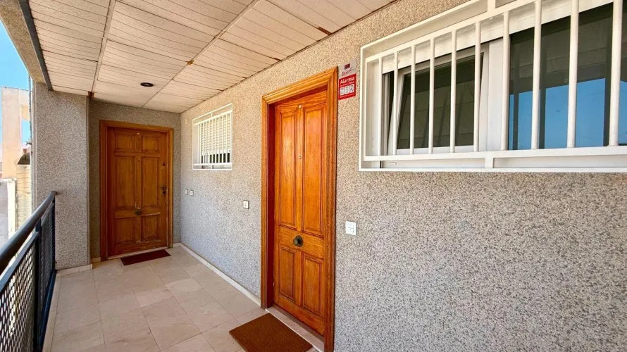 Penthouse de 2 chambres à Torrevieja, Espagne No. 337 № 6