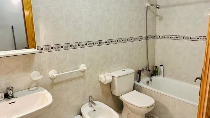 Apartment de 2 chambres à Torrevieja, Espagne No. 395 № 12