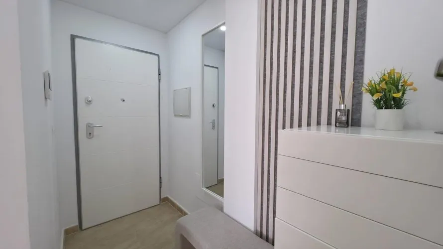 Apartment de 3 chambres à Torrevieja, Espagne No. 369 № 3